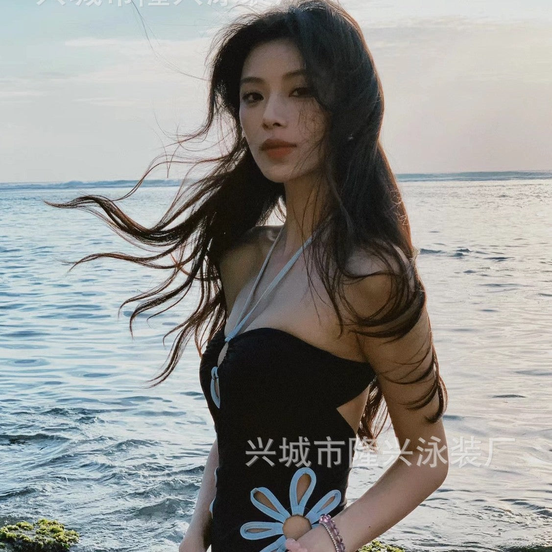 Wholesale European and American design new swimsuit women's sexy hollow simple wind neck one-piece swimsuit fashion beach vacation