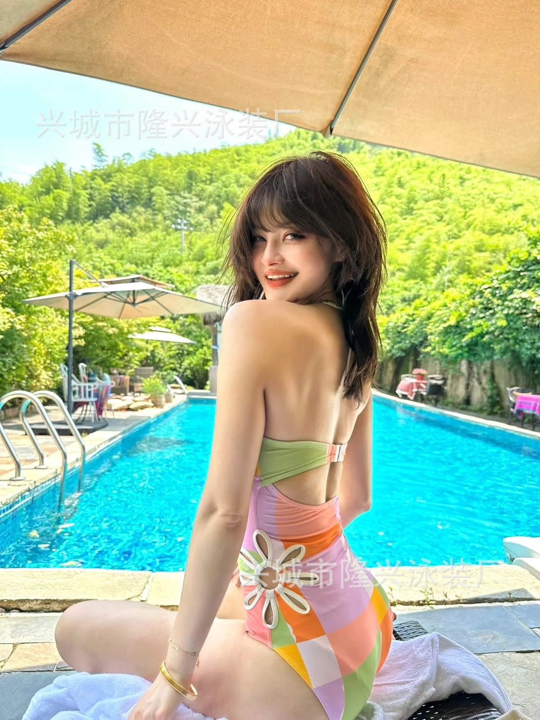 Wholesale European and American design new swimsuit women's sexy hollow simple wind neck one-piece swimsuit fashion beach vacation
