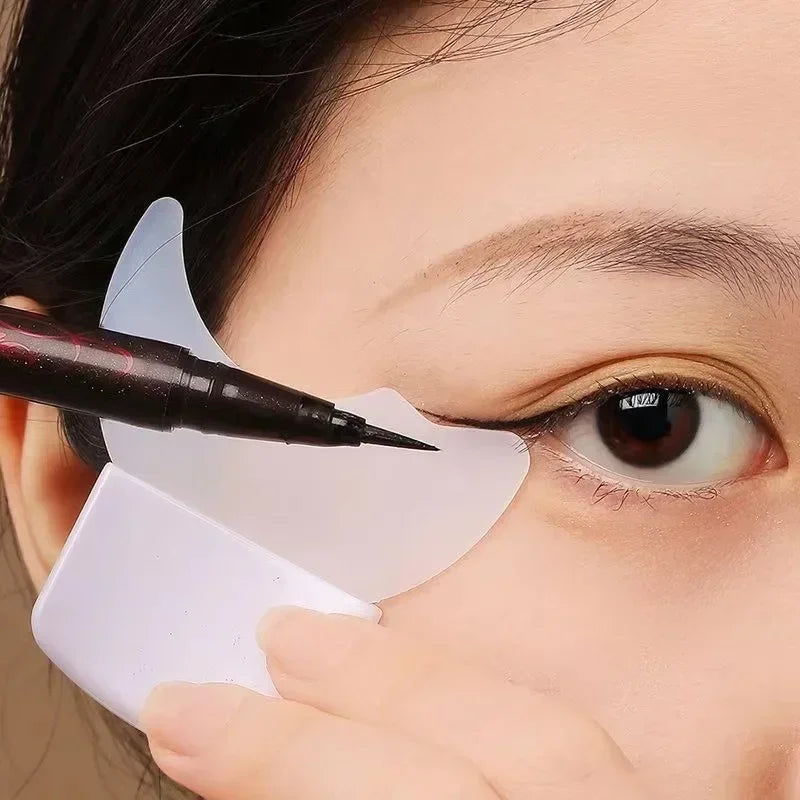 Multi-functional Eyeliner Stencil Wing Tips Silicone Eyeliner Aid Drawing Lipstick Wearing Aid Reusable Makeup Tools